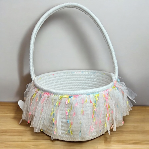 HomeGoods White Woven Boho Basket‎ Color Fringe Easter Baby Girls Room - Picture 1 of 8